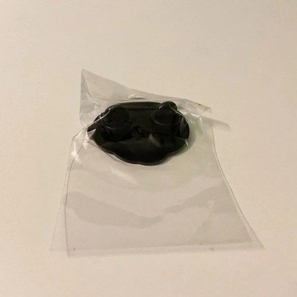 Metroid Samus Aran Enamel Metal Pin Double Rubber Backing - Picture 10 of 11